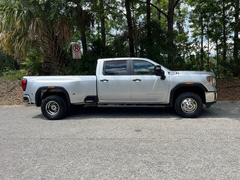 Used 2021 GMC Sierra 3500 4x4 Crew Cab w/ Gooseneck/5TH Wheel Package image 3