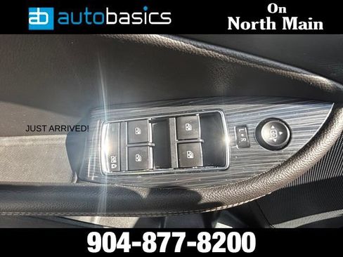 Used 2017 Chevrolet Impala Premier FWD image 23