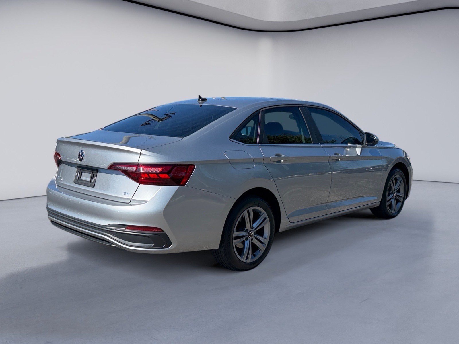 Used 2023 Volkswagen Jetta SE FWD image 5