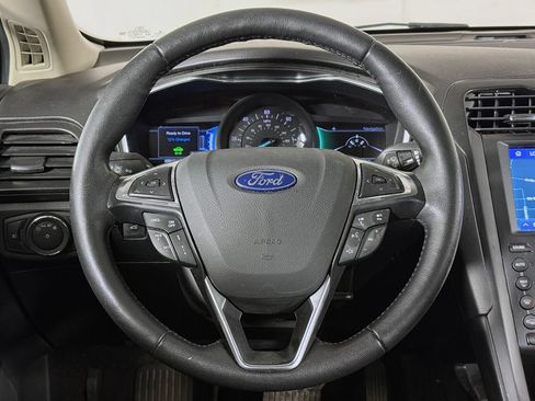 Used 2019 Ford Fusion Energi Titanium FWD image 37