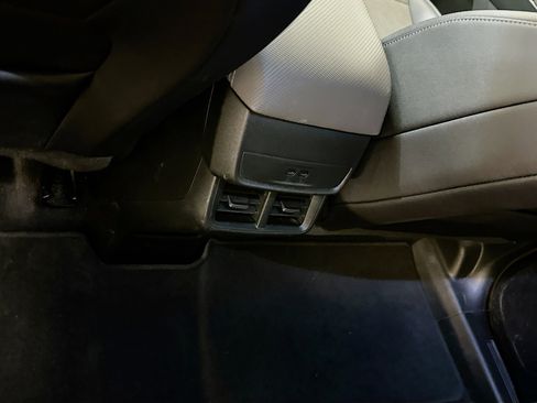 Used 2025 Chevrolet Equinox LT w/ Convenience Package II image 28