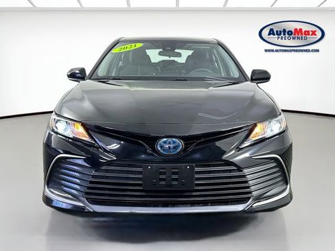 Used 2021 Toyota Camry LE image 6