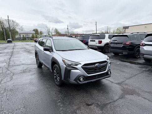 Used 2025 Subaru Outback Onyx Edition AWD/4WD image 4