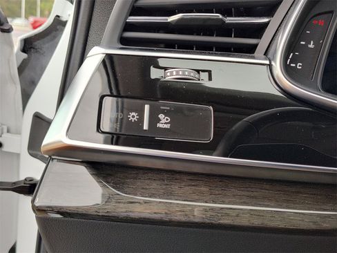 Used 2023 Audi Q7 3.0T Prestige image 26