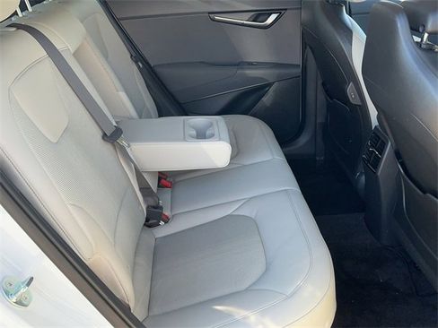 Certified 2025 Kia Niro EX Touring image 15