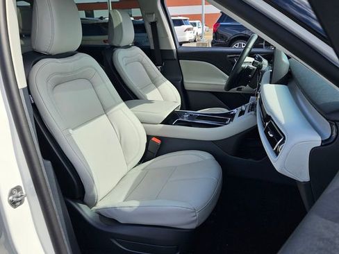 New 2026 Lincoln Aviator Reserve image 18