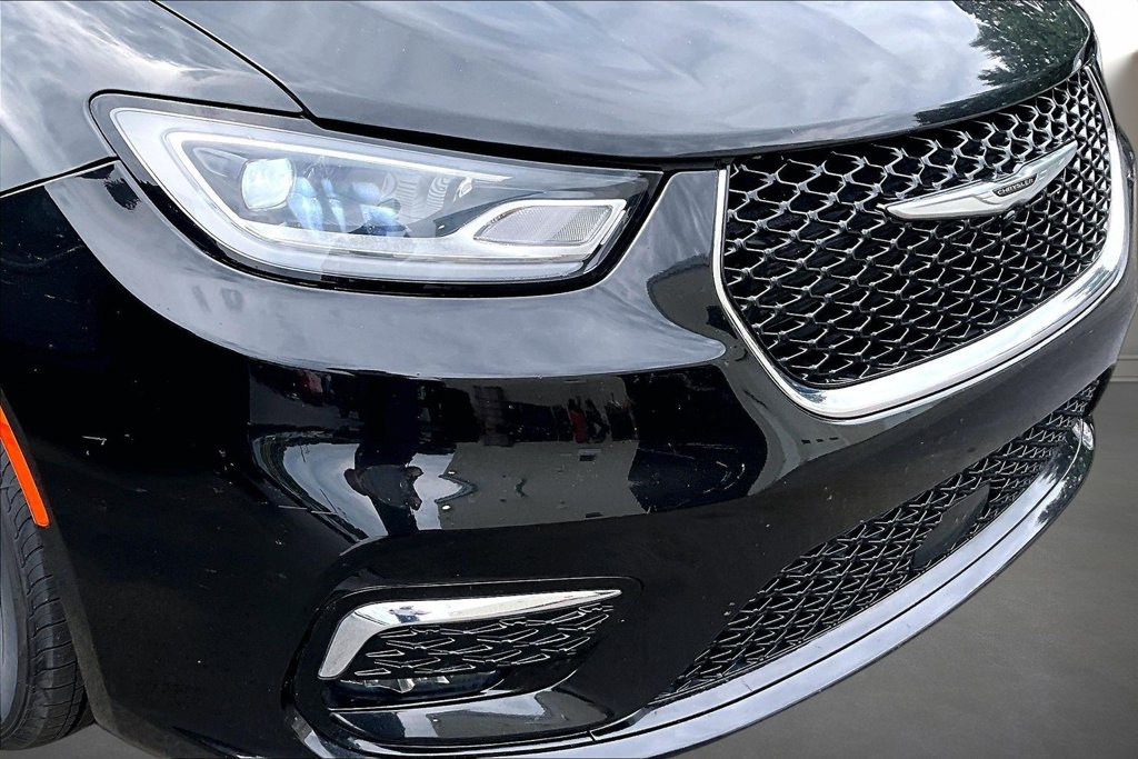 Used 2023 Chrysler Pacifica Touring-L FWD image 31