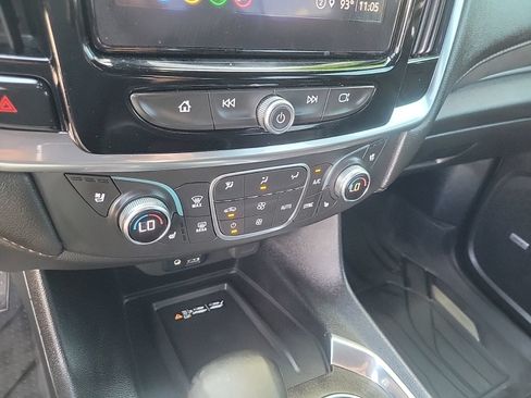 Used 2023 Chevrolet Traverse High Country FWD image 22