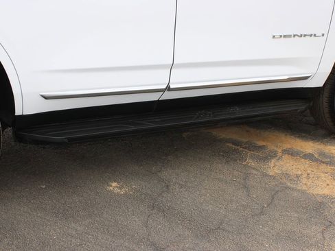 Used 2025 GMC Yukon Denali image 16