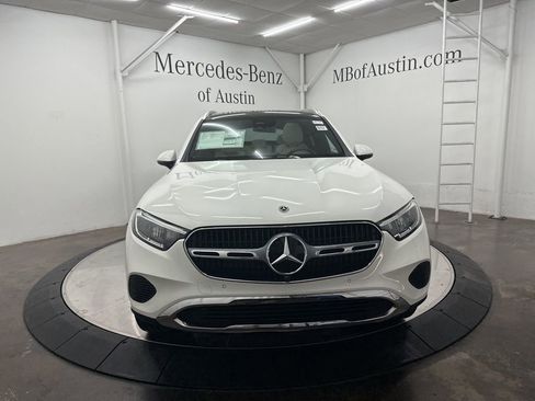 Used 2026 Mercedes-Benz GLC 300 image 2