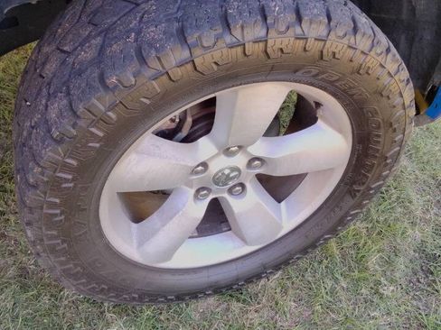 Used 2016 RAM 1500 Express image 25