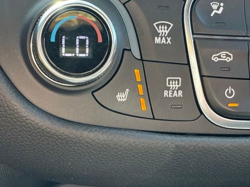 Used 2024 Chevrolet Equinox LT w/ LPO, Floor Liner Package FWD image 5