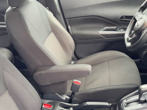 Used 2024 Nissan Kicks S image 11