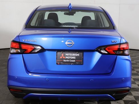 Used 2023 Nissan Versa SV image 9