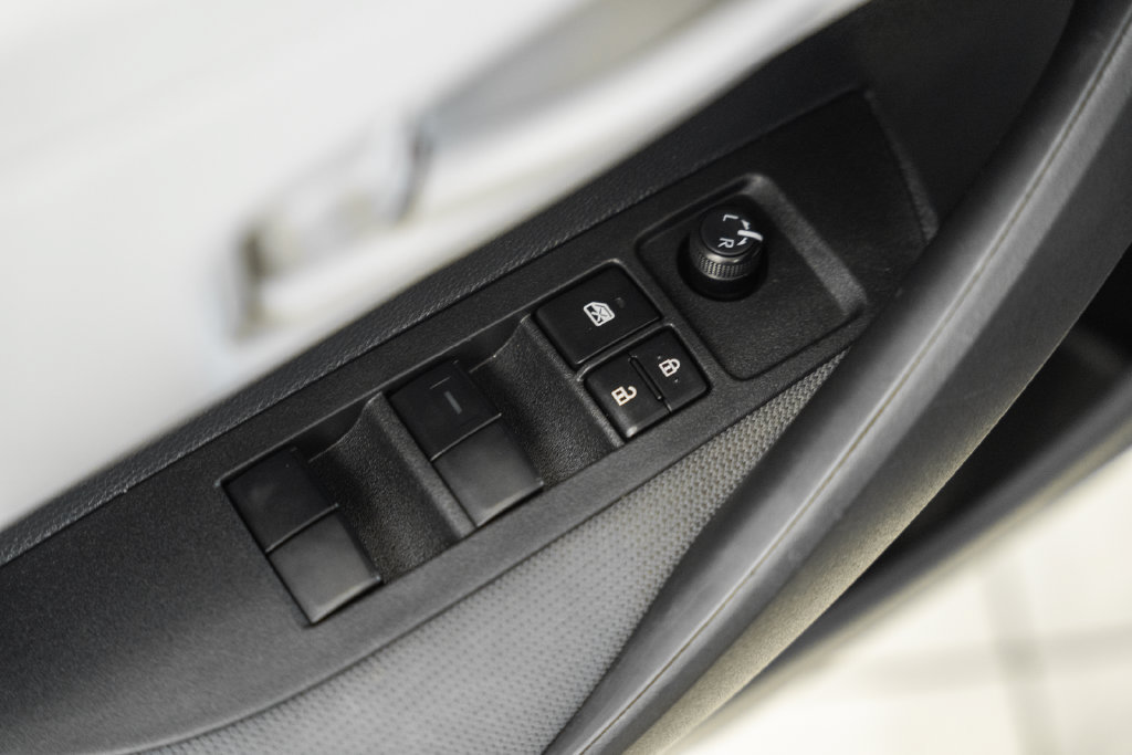 Used 2025 Toyota Corolla LE FWD image 30