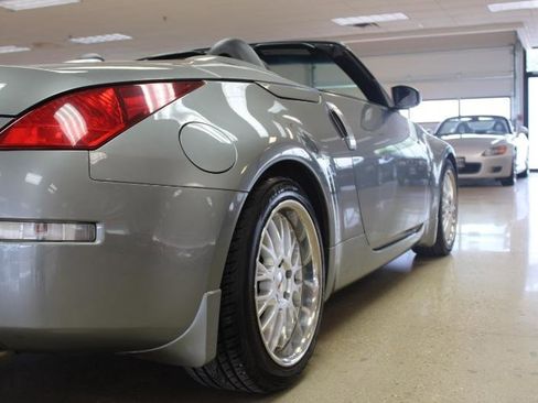 Used 2004 Nissan 350Z Touring image 40
