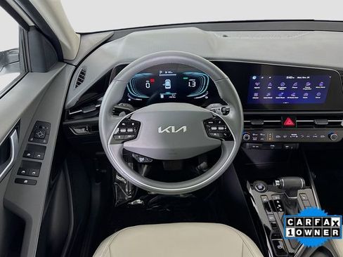 Used 2023 Kia Niro EX image 21