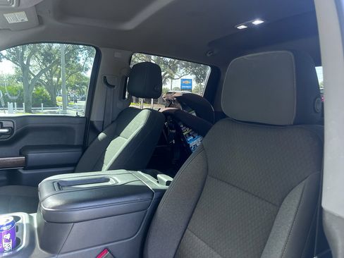 Used 2021 Chevrolet Silverado 1500 RST w/ Z71 Off-Road Package image 8