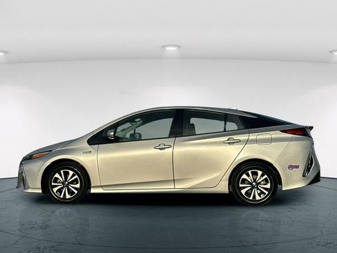 Used 2019 Toyota Prius Prime Premium image 4