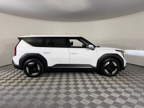 Used 2026 Kia EV9 Light RWD image 6