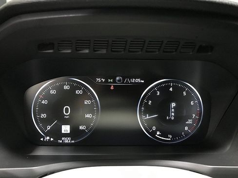 Used 2020 Volvo XC90 T5 Momentum w/ Protection Package Premier FWD image 22
