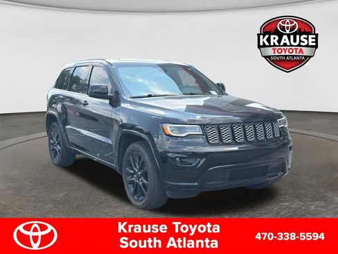 Used 2022 Jeep Grand Cherokee Laredo X RWD image 1