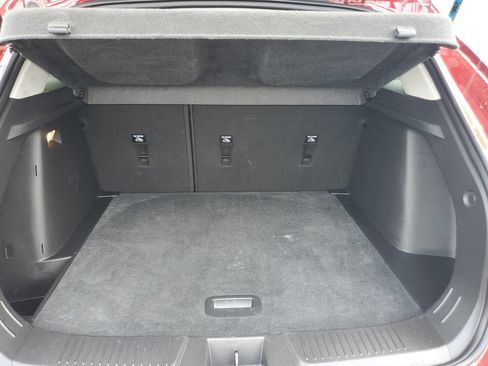 Used 2025 Chevrolet Trax LT FWD image 25