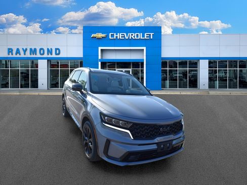 Certified 2023 Kia Sorento SX FWD image 9