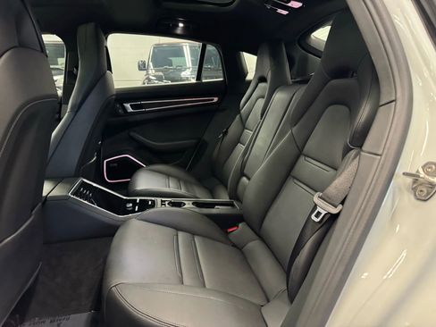 Used 2023 Porsche Panamera 4 Platinum Edition AWD/4WD image 21