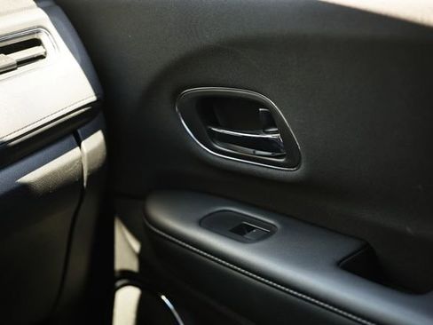 Used 2022 Honda HR-V EX image 28
