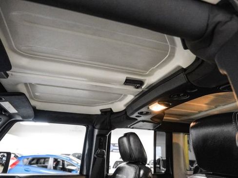 Used 2016 Jeep Wrangler Unlimited Rubicon image 26