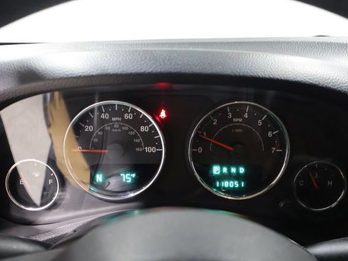 Used 2013 Jeep Wrangler Unlimited Sport w/ Max Tow Pkg AWD/4WD image 32