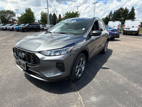 Used 2025 Ford Escape ST-Line w/ Tech Pack #1 AWD/4WD image 8