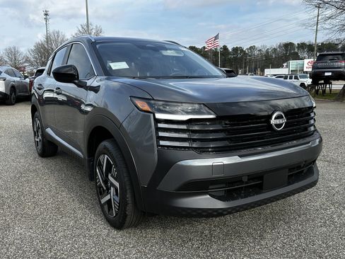 New 2026 Nissan Kicks SV w/ SV Premium Package image 3