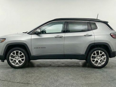 Used 2025 Jeep Compass Limited image 5