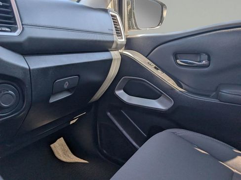 Used 2022 Nissan Frontier SV image 28