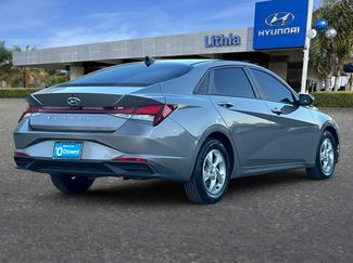 Used 2021 Hyundai Elantra SE video 3