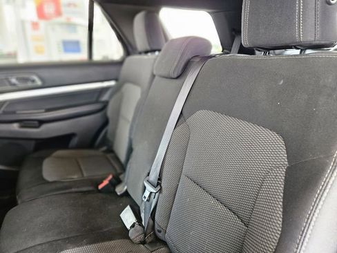 Used 2017 Ford Explorer XLT FWD image 26