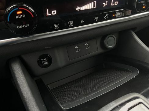 Used 2025 Nissan Rogue SV FWD image 23