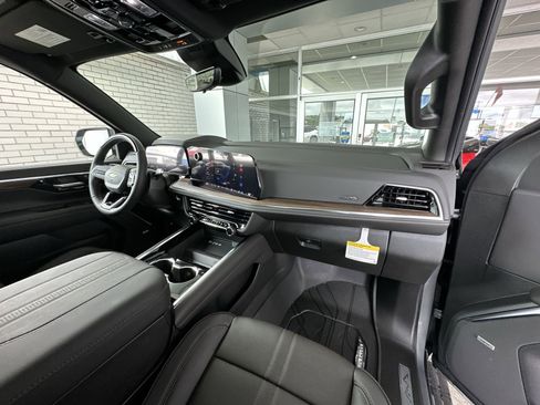New 2026 Chevrolet Tahoe High Country AWD/4WD image 30