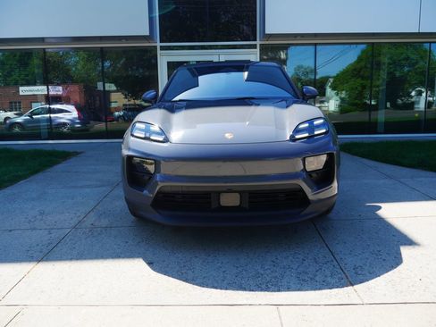 New 2026 Porsche Macan 4 Electric AWD/4WD image 10