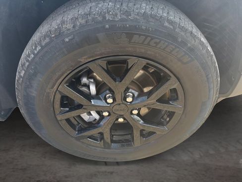 Used 2024 Jeep Grand Cherokee Altitude AWD/4WD image 13
