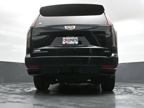 Used 2024 Cadillac Escalade ESV Sport w/ Touring Package image 41