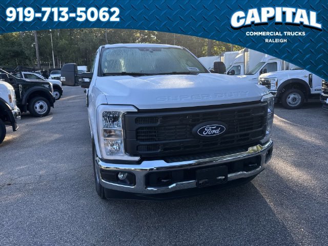 New 2027 Ford F250 XL w/ XL Chrome Package RWD image 4