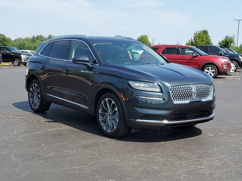 Used 2022 Lincoln Nautilus Reserve AWD/4WD image 2