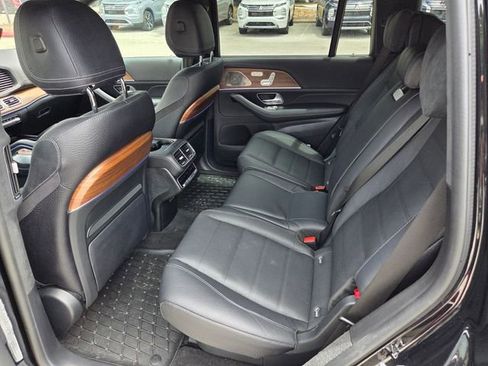 Used 2024 Mercedes-Benz GLS 580 4MATIC image 9