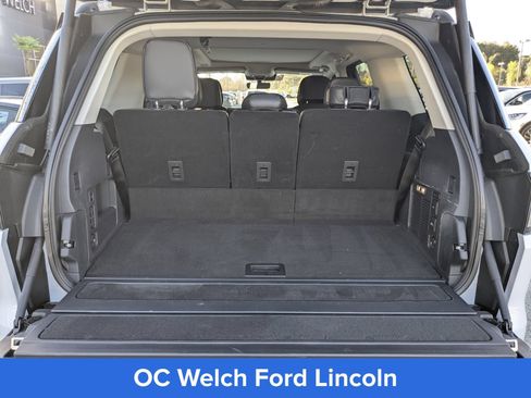 Certified 2025 Lincoln Navigator Reserve AWD/4WD image 14