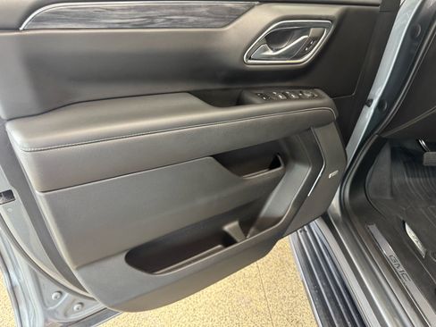 Used 2022 GMC Yukon XL SLT AWD/4WD image 16