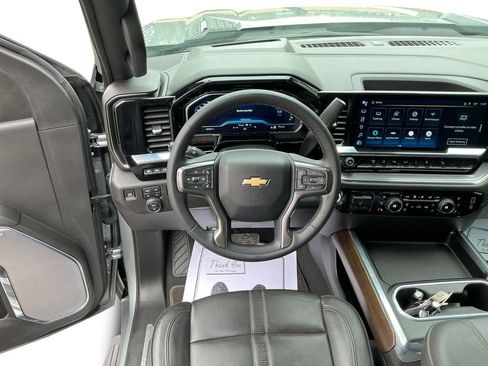 Used 2024 Chevrolet Silverado 2500 High Country w/ Technology Package image 12