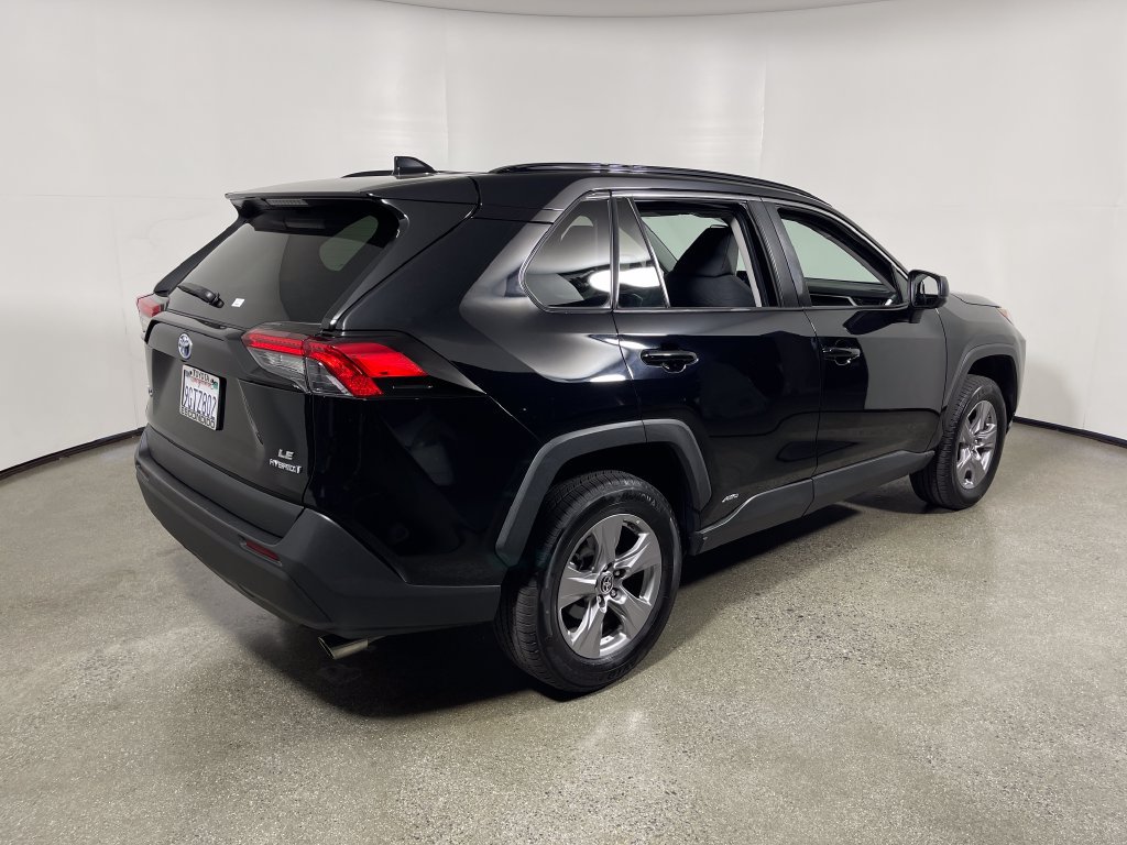 Certified 2023 Toyota RAV4 LE AWD/4WD image 3